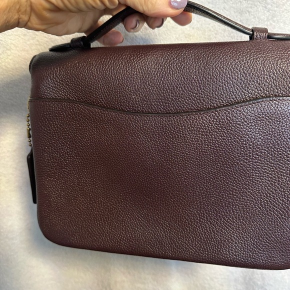 Coach Cassie - Picture 6 of 8